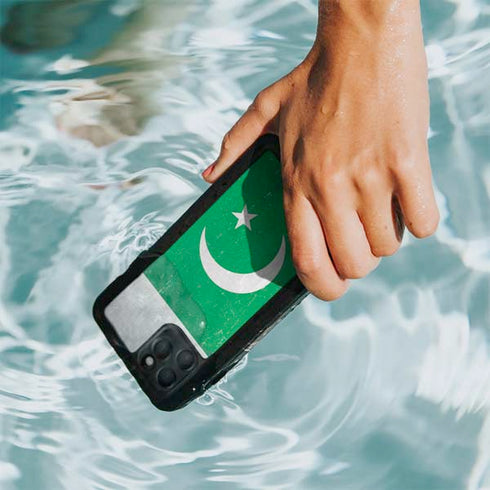 Pakistan Flag Distressed iPhone 11 Pro Max Waterproof Case